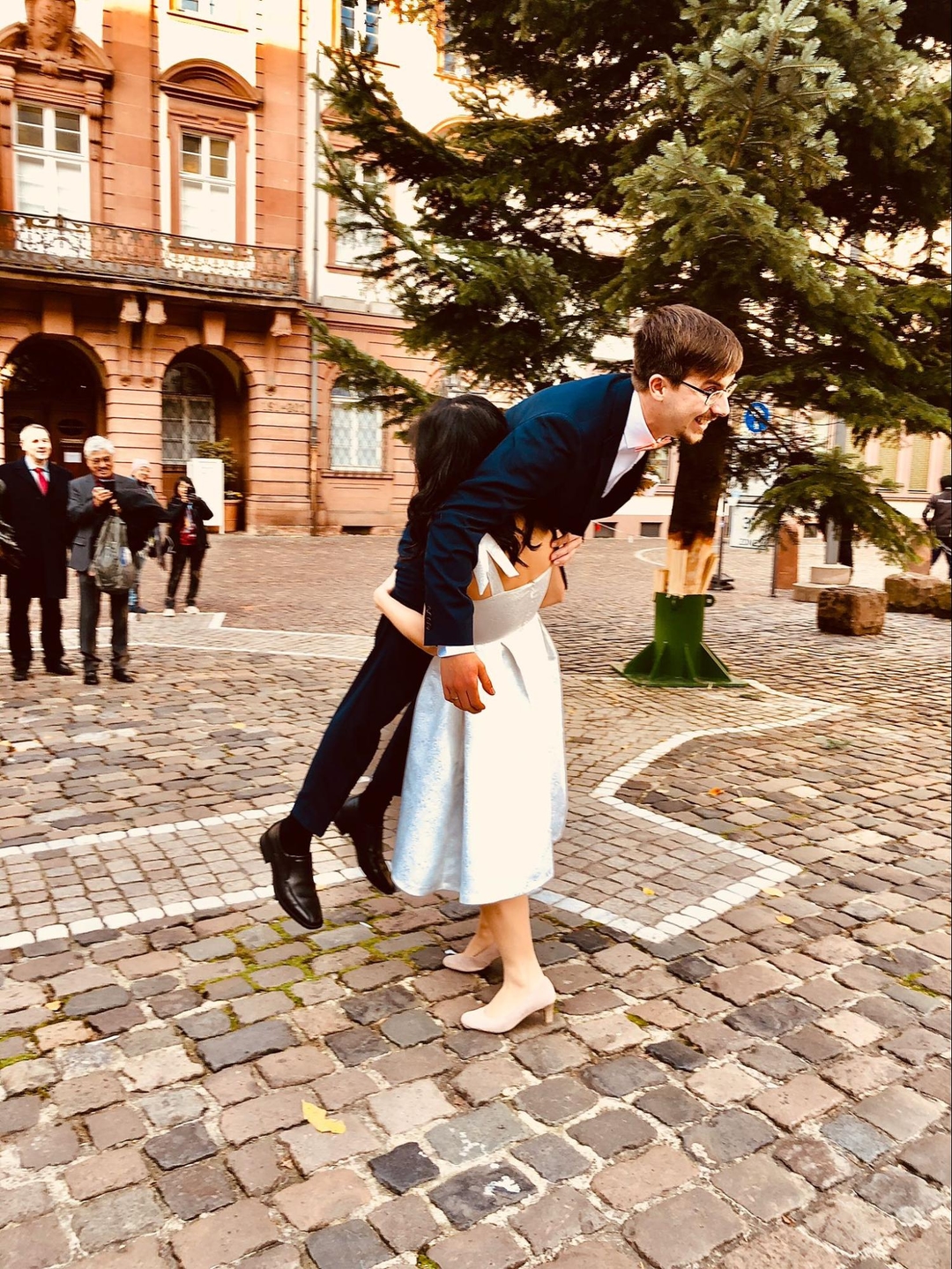 wedding-carry